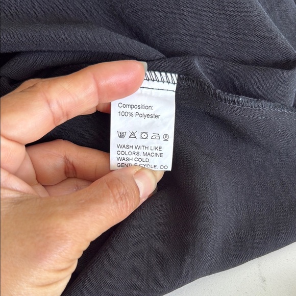 Elegant Black Maxi Dress with Timeless Appeal - Picture 10 of 11